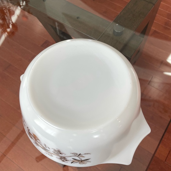 Vintage Pyrex JAJ Brown Floral Vine casserole dish. Made in England - Picture 7 of 7